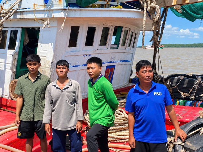 4 ngư dân Mũi Né gặp nạn gần mỏ Sư Tử Trắng đã về đến Cần Thơ an toàn