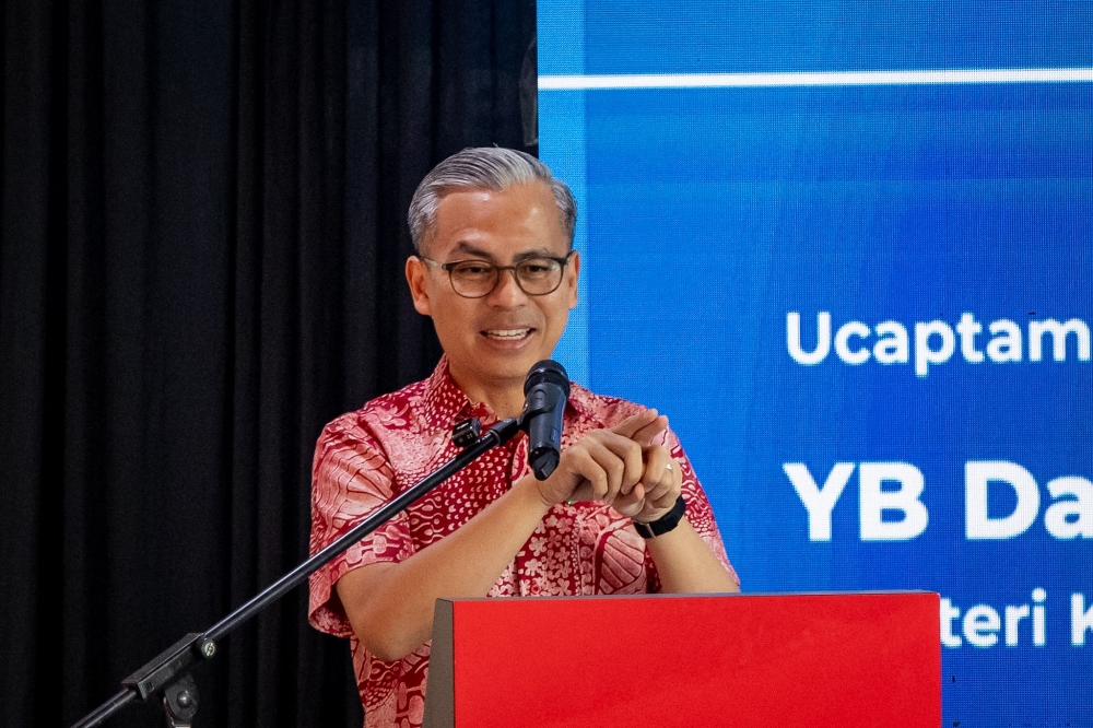 Fahmi says Malaysians can use any navigation app except Waze, including ...
