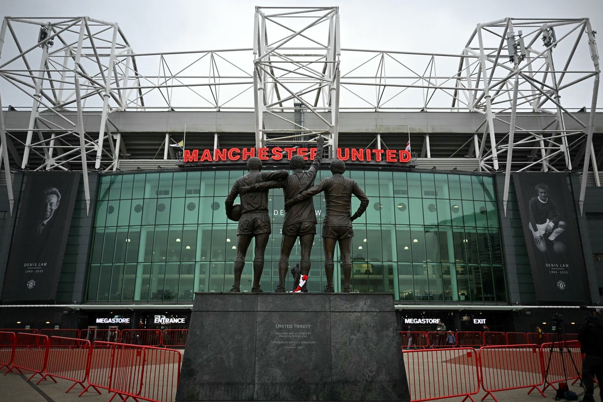Man Utd fans invited to shape design of new 100,000-capacity stadium