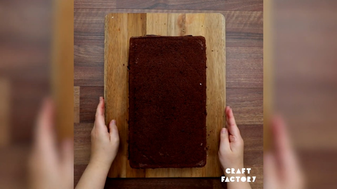 Make a Giant Starbucks Cup Cake! - Craft Factory (2024)