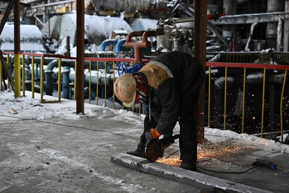 Missili russi colpiscono una centrale termoelettrica in Ucraina ...