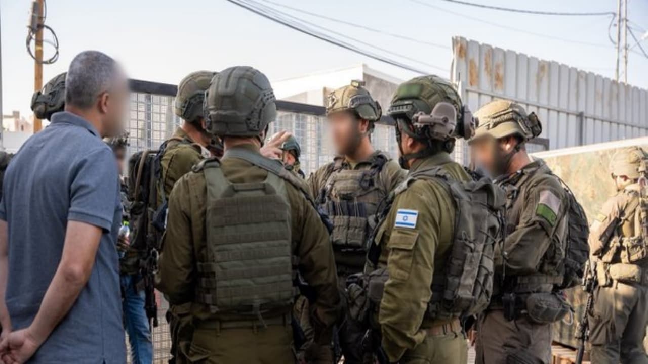 Netanyahu orders Hebron cordon and West Bank lockdown after terror raid