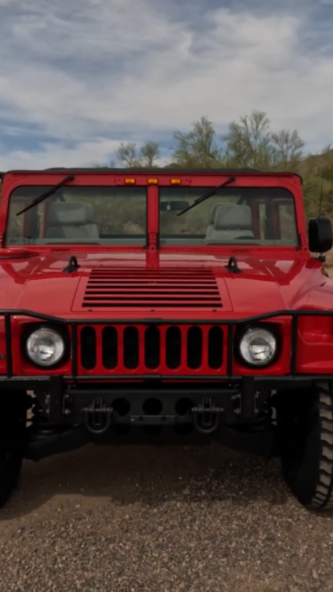 How the Hummer H1 design supports its off-road capabilities