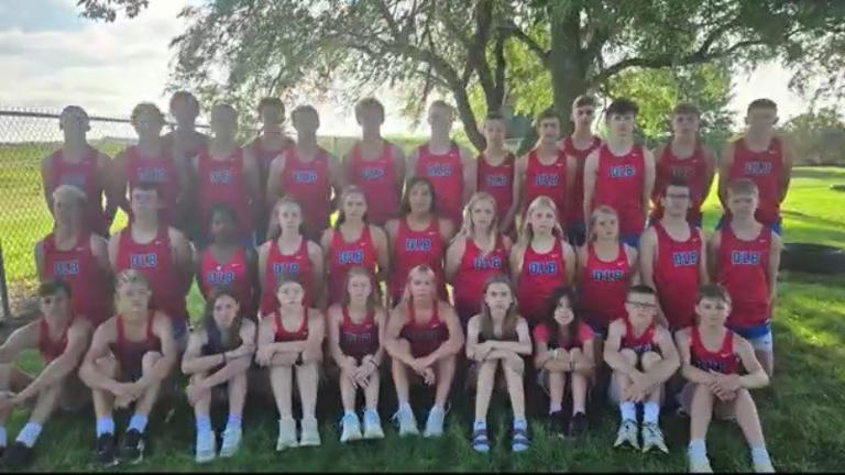 DLB cross country runs as one behind unbreakable team chemistry