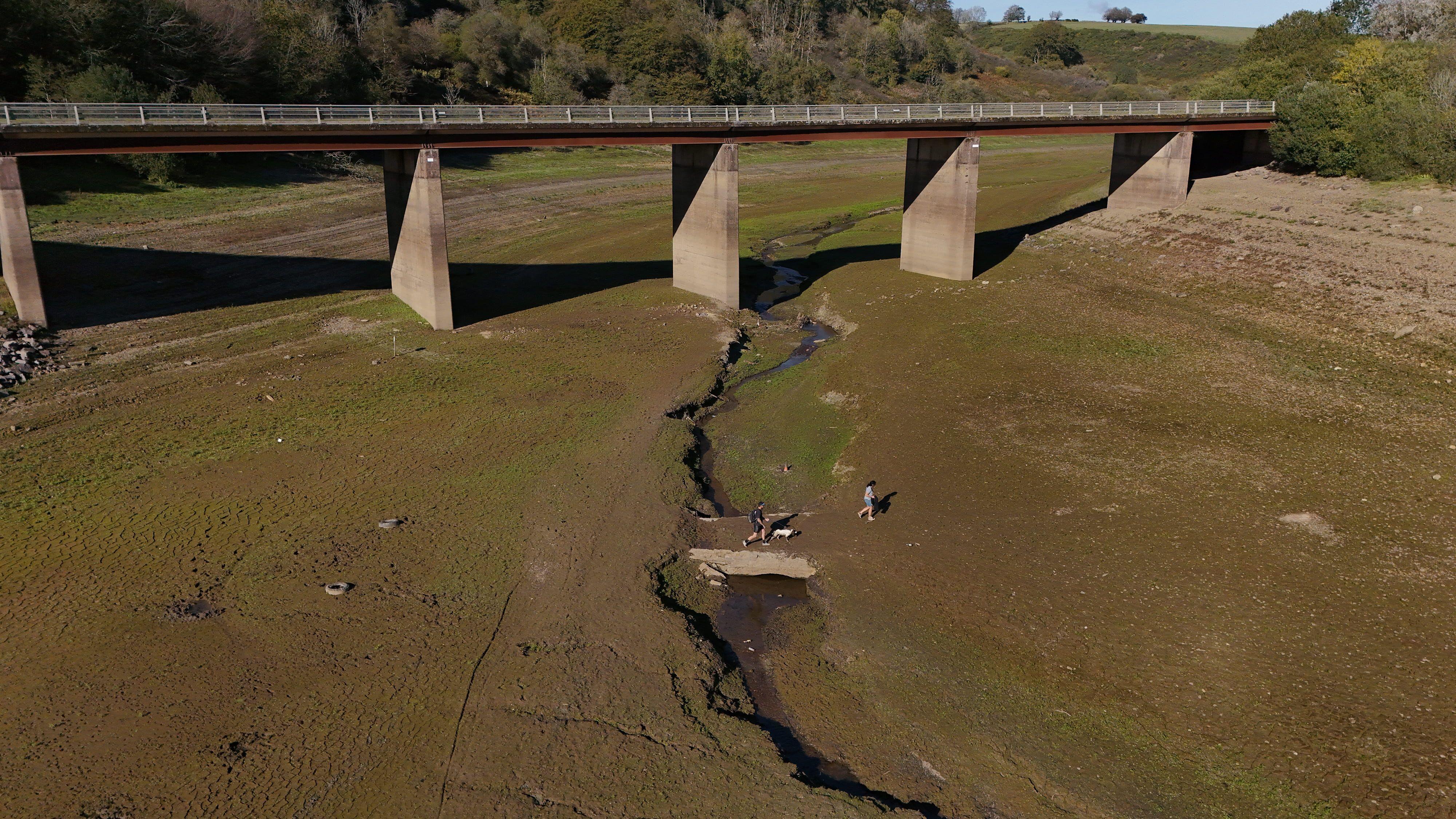 Satellite images reveal scale of reservoirs' decline