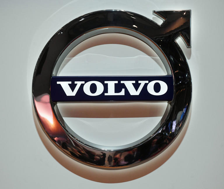 Volvo Cars to cut another 2,500 jobs after loss-making third quarter