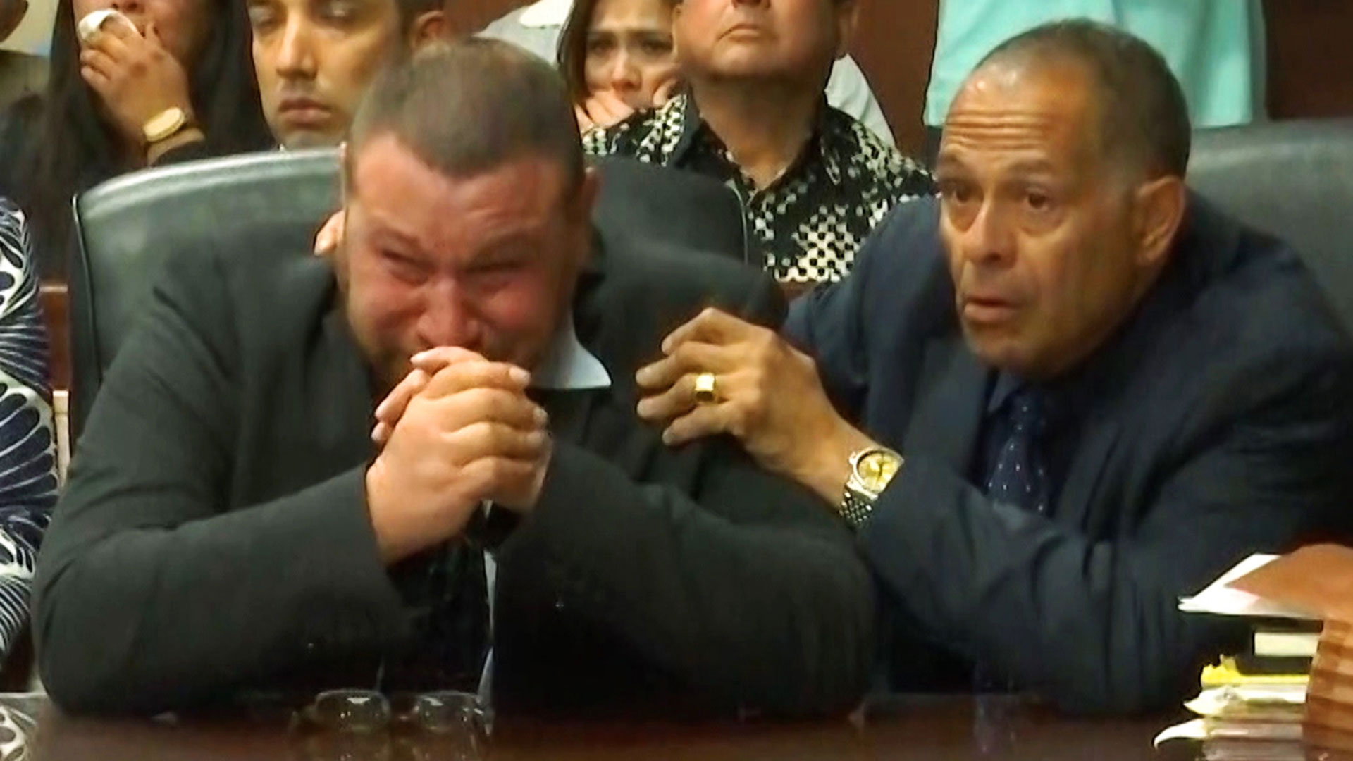 Crowd cheers for wrongfully convicted man found not guilty | Court Cam