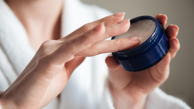 Quien tiene latas azules de la crema Nivea, tiene un tesoro: cómo ...