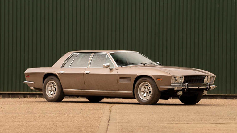 Chrysler V8, Italian design, 4 seats - This stylish grand tourer was ...