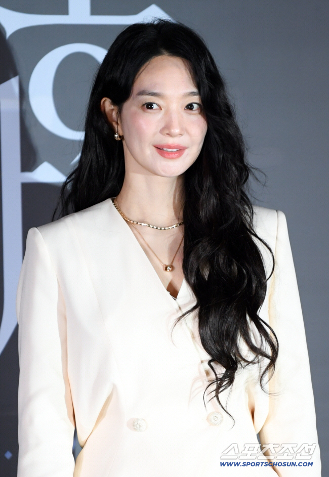 Shin Min-a: Even Kim Woo-bin was envious—muscles pop after just a few ...