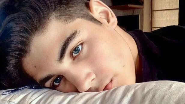 Why does he look so AI generated?: Akshay Kumar’s son Aarav faces ...
