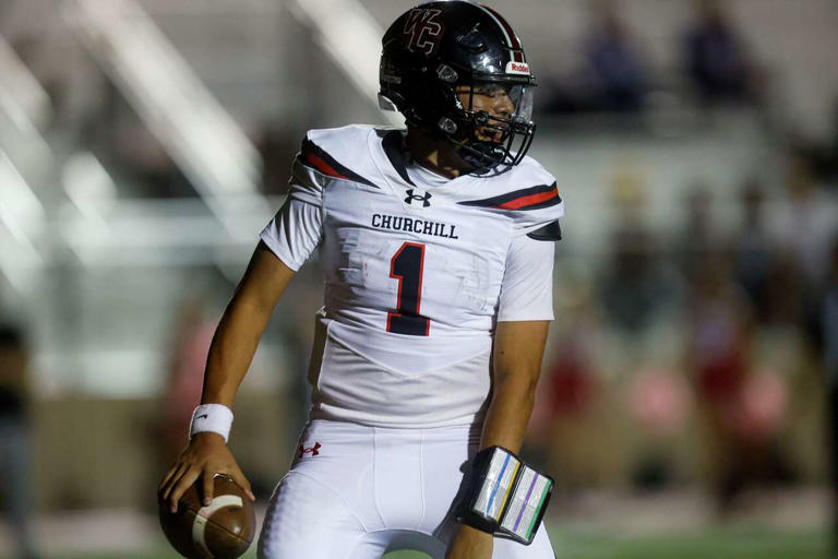 Quarterback Jayden Garcia leads Churchill over LEE to keep playoff ...