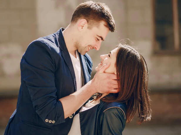 7 emotional changes before a man says 