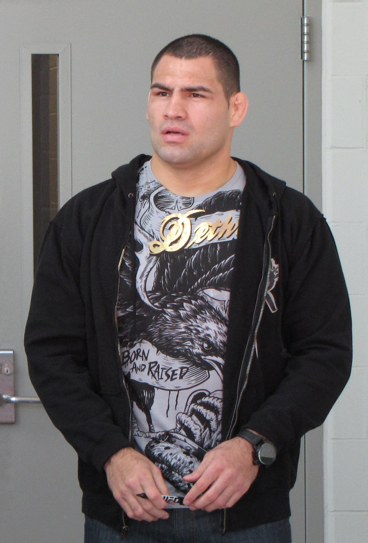 Cain Velasquez in talks to join RAF