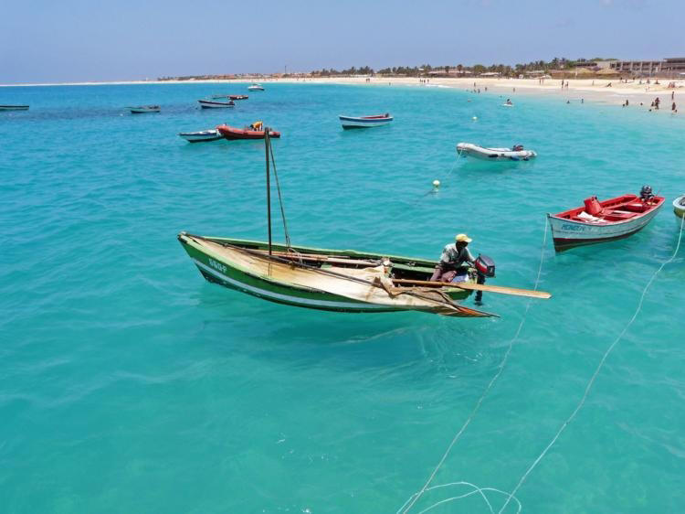 Plages paradisiaques, montagnes verdoyantes : cette destination plaît ...