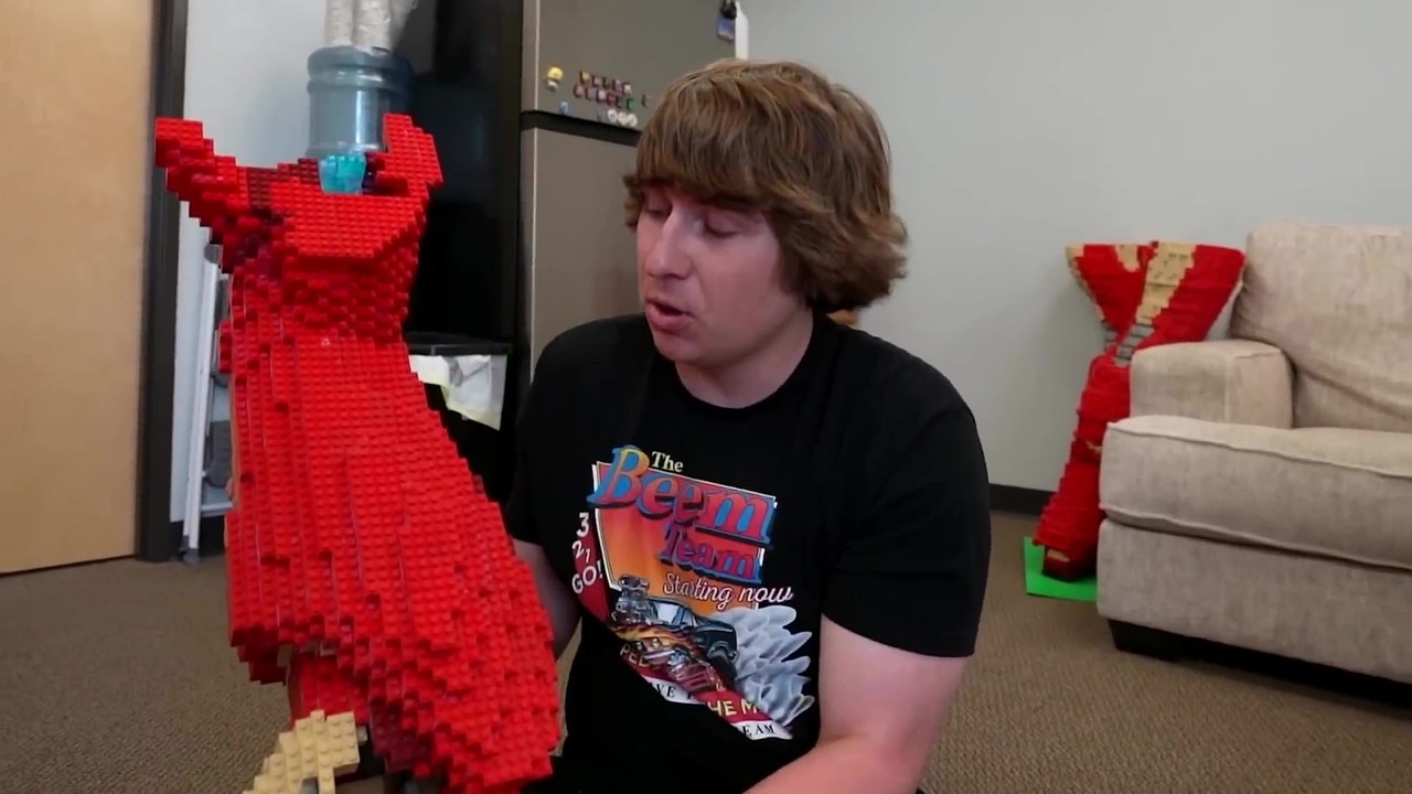 Matthew Beem builds Iron Man from 100,000 Lego bricks