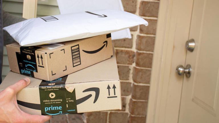 Amazon's oversized $25 hoodie with over 5,500 5-star reviews is perfect ...