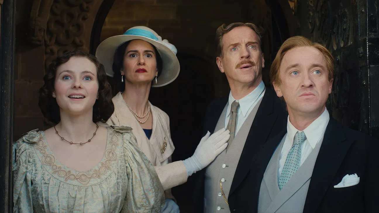 Koomikko Jimmy Carrin käsikirjoittama Downton Abbey -parodia saapui ...
