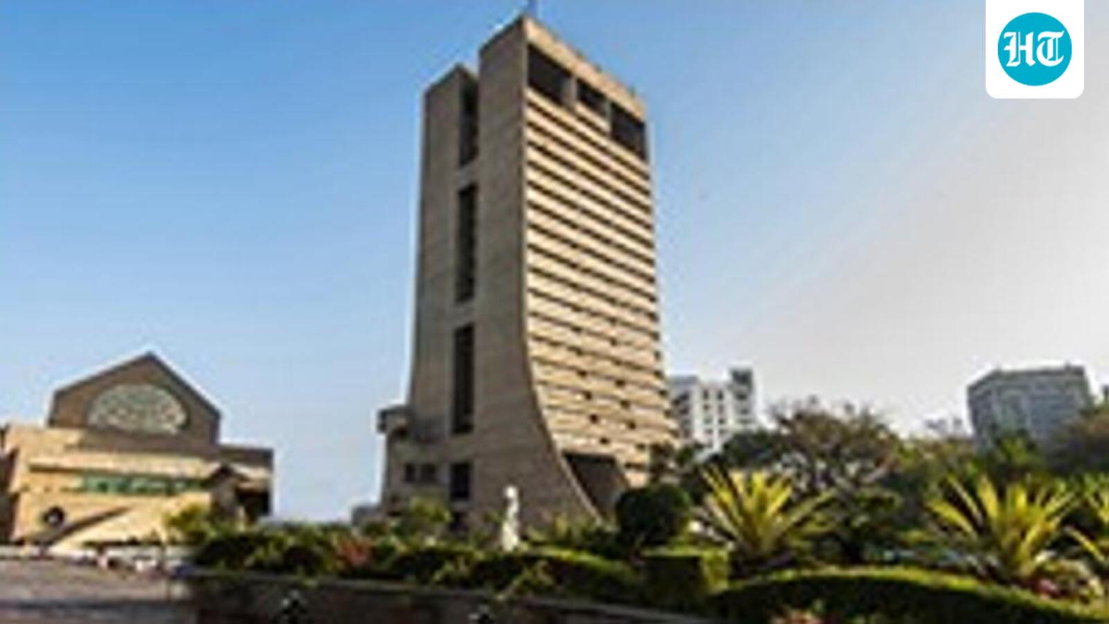 No building plan approval for painting: NDMC issues list of works ...