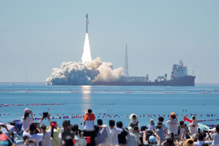 Stocktwits space race weekly: RKLB, VSAT beat SPCX with modest gains ...