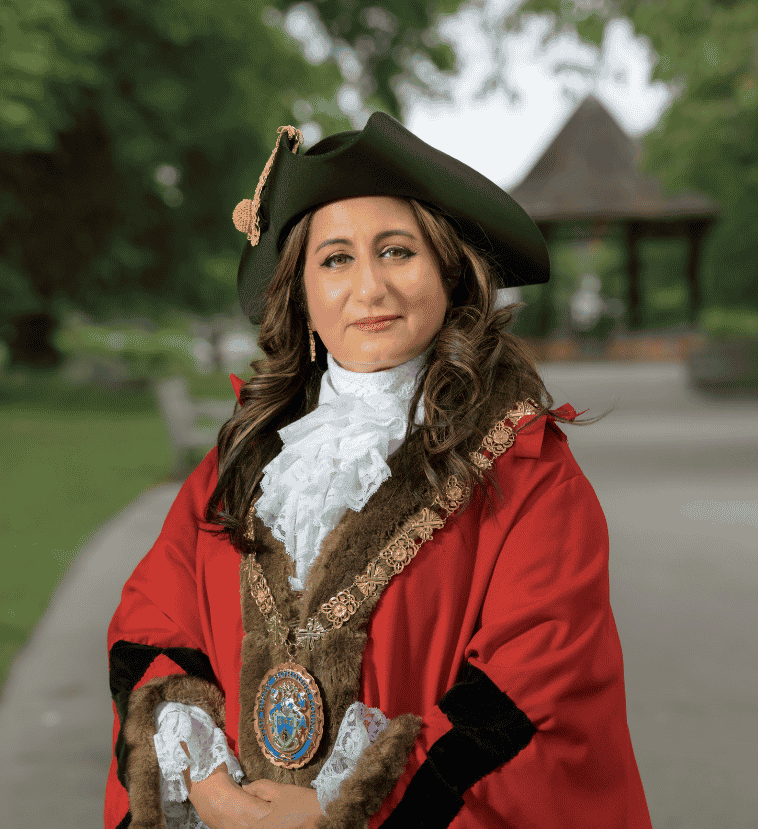 Wear your poppy with pride: Rugby mayor launches annual Remembrance appeal