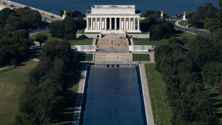 Trump says reflecting pool is ‘85% full’—touts new cameras to stop ...