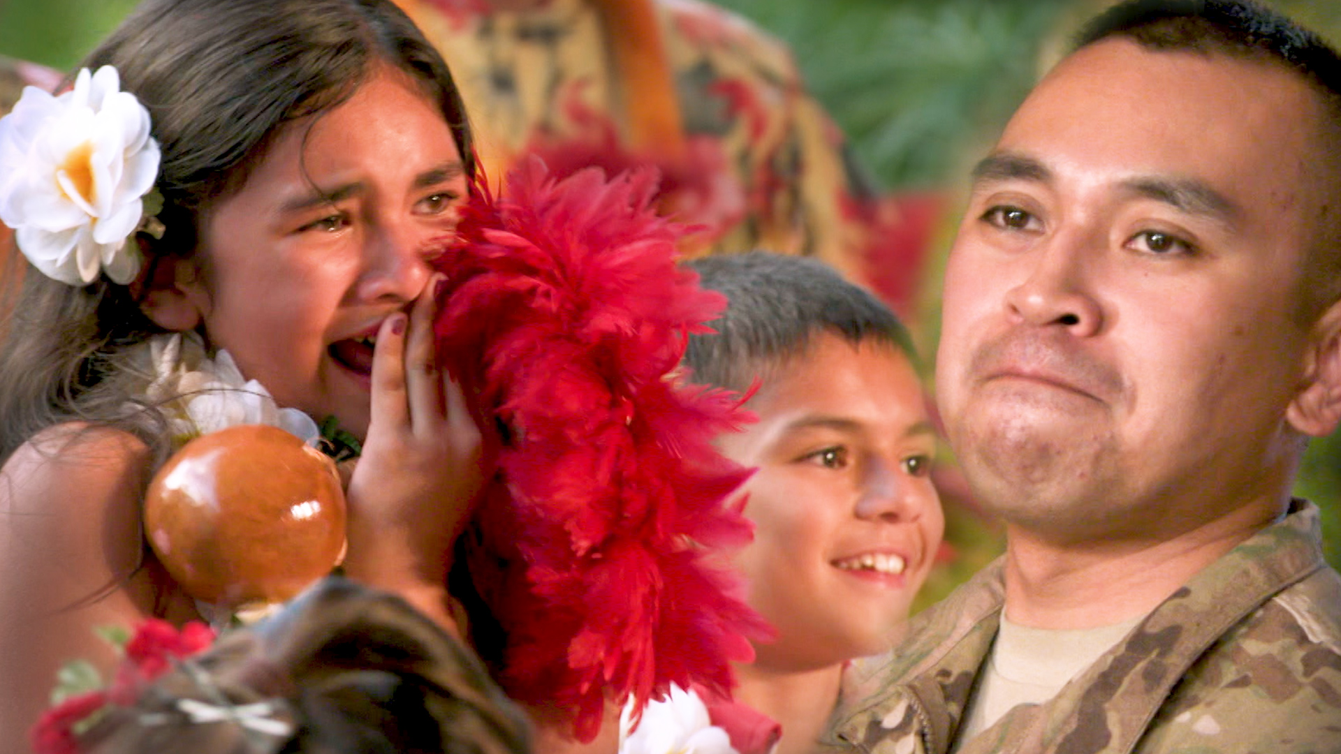 Military dad surprises kids after dance performance | Coming home