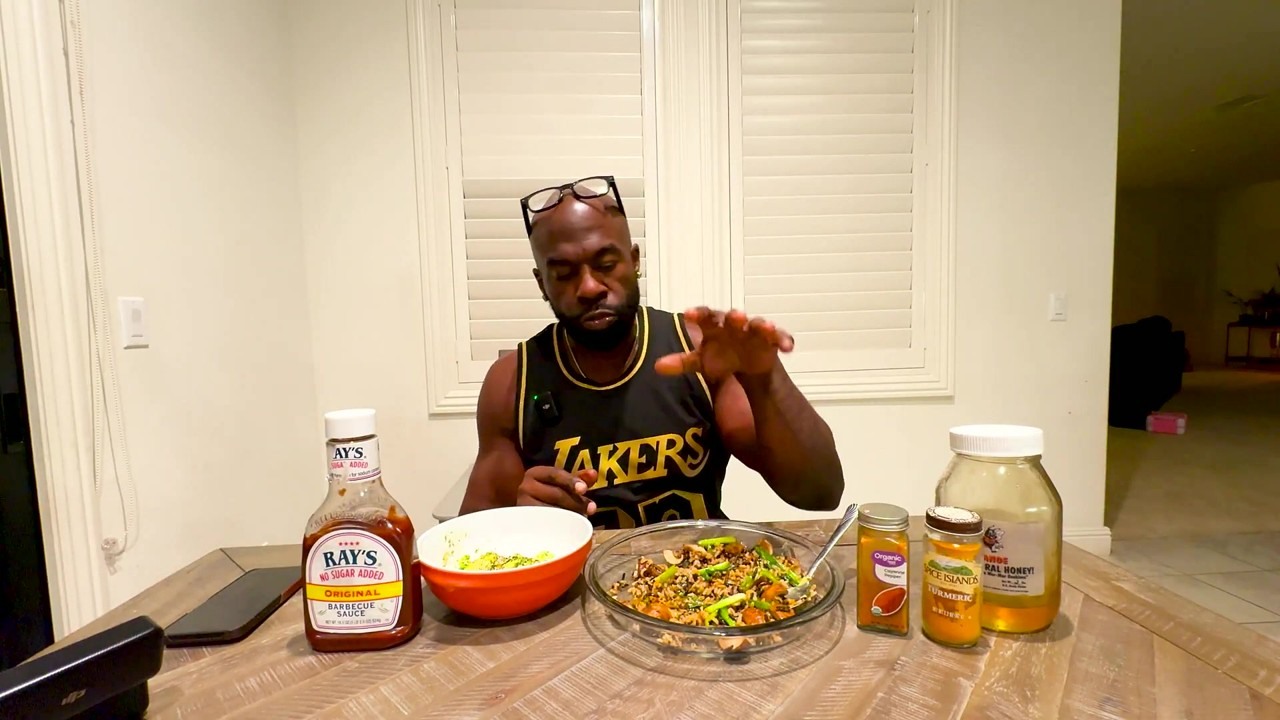 Kali Muscle makes rice and avocado meal to add weight