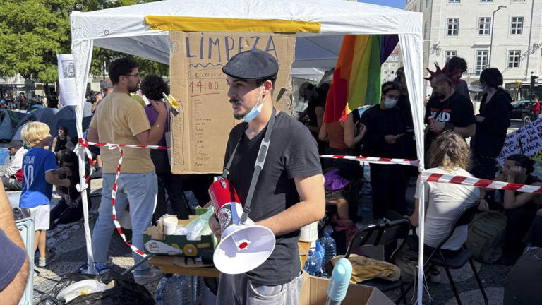 El menú de la derecha para la vivienda: pizza, bulos y ladrillo