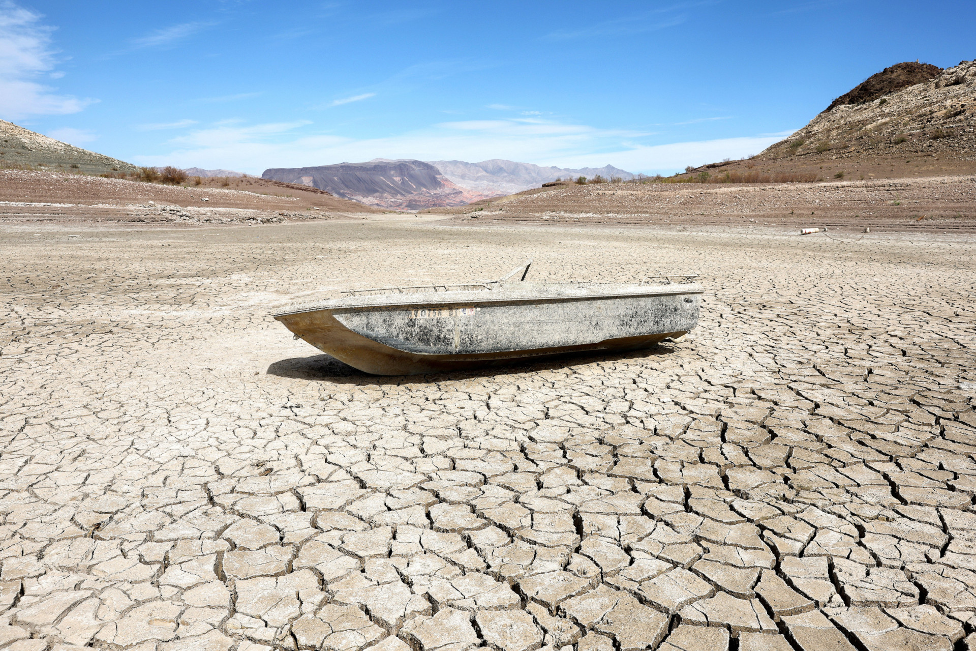 Unexpected discoveries when water levels drop