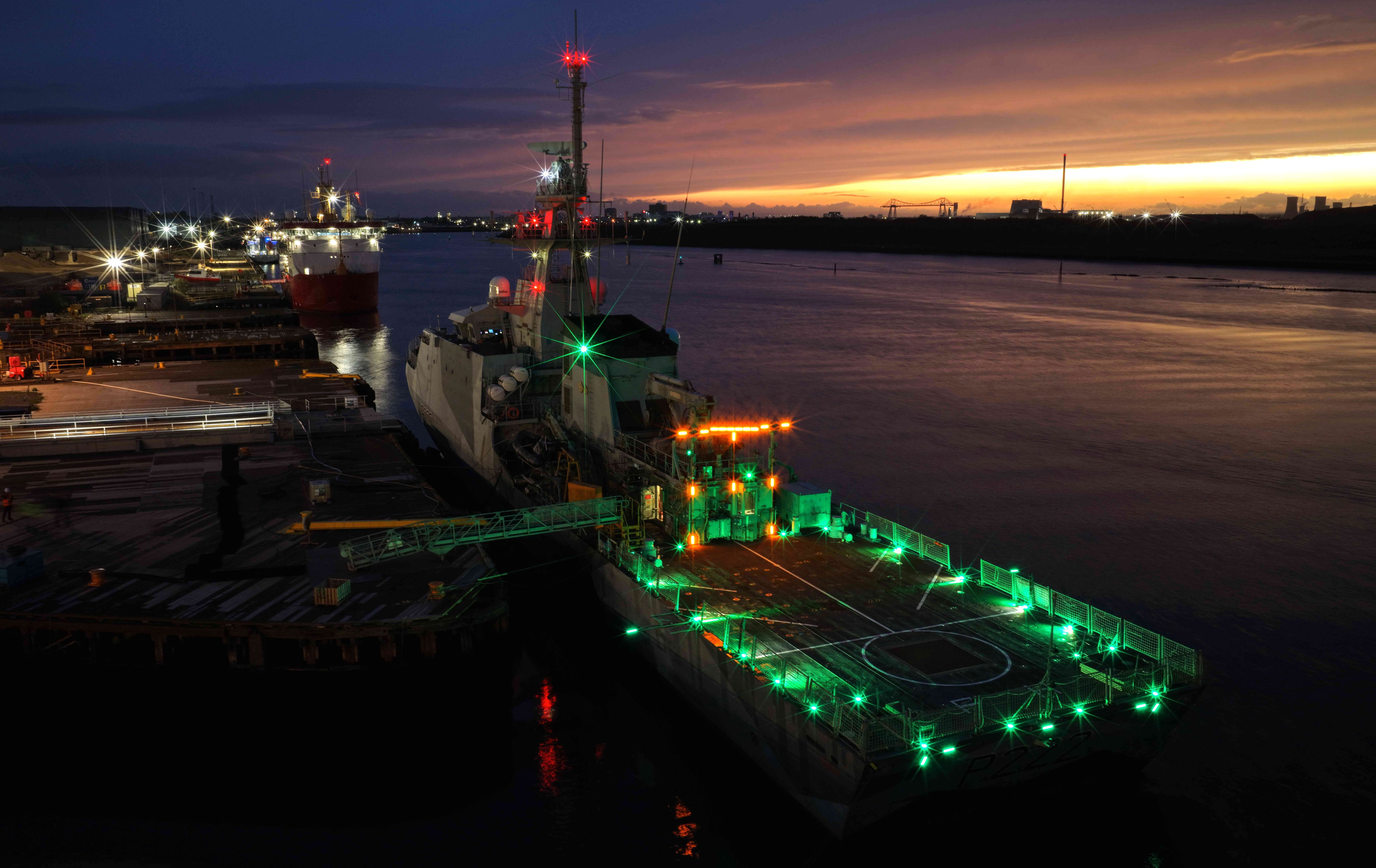 'Complex' helicopter landing system installed on HMS Forth as Royal ...