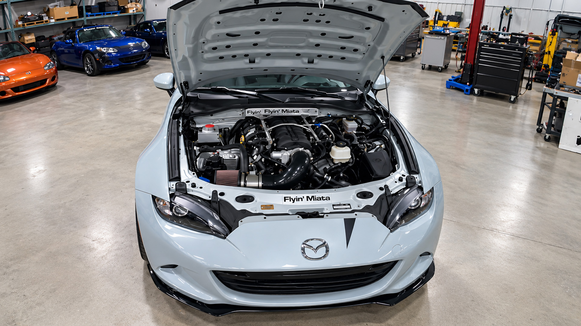 This tiny Mazda Miata hides a powerful 500 HP V8 engine