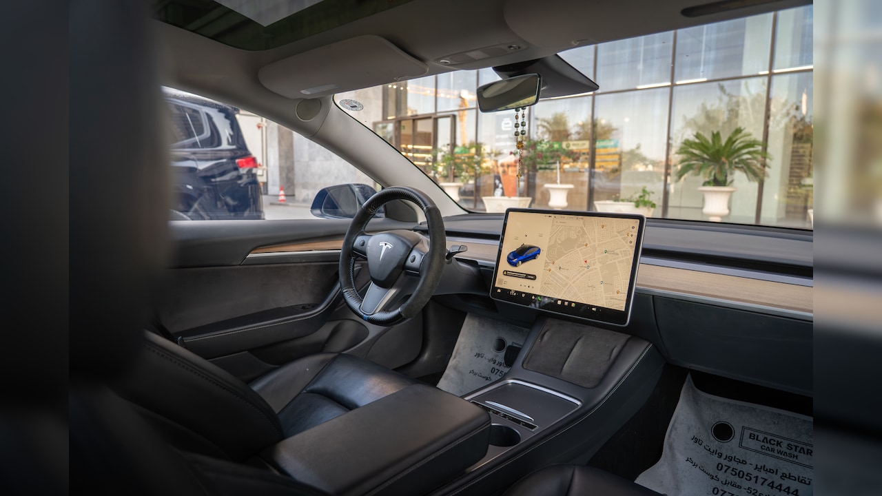 Tesla in full self-driving mode hits and kills elderly man on ...