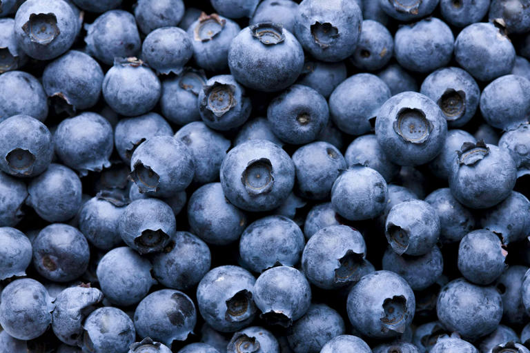 5 best fruits for better blood sugar, according to a dietitian