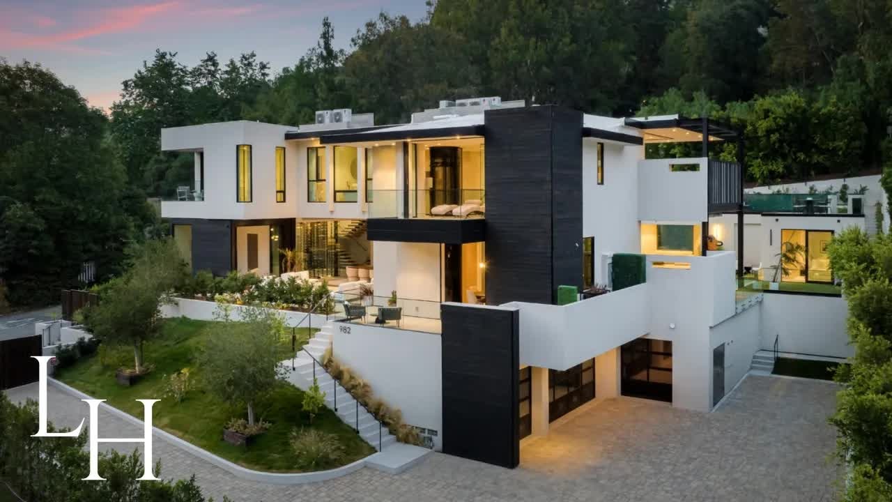 She spent 8 years building a 10,000 sq ft, $22,000,000 Bel-Air mansion