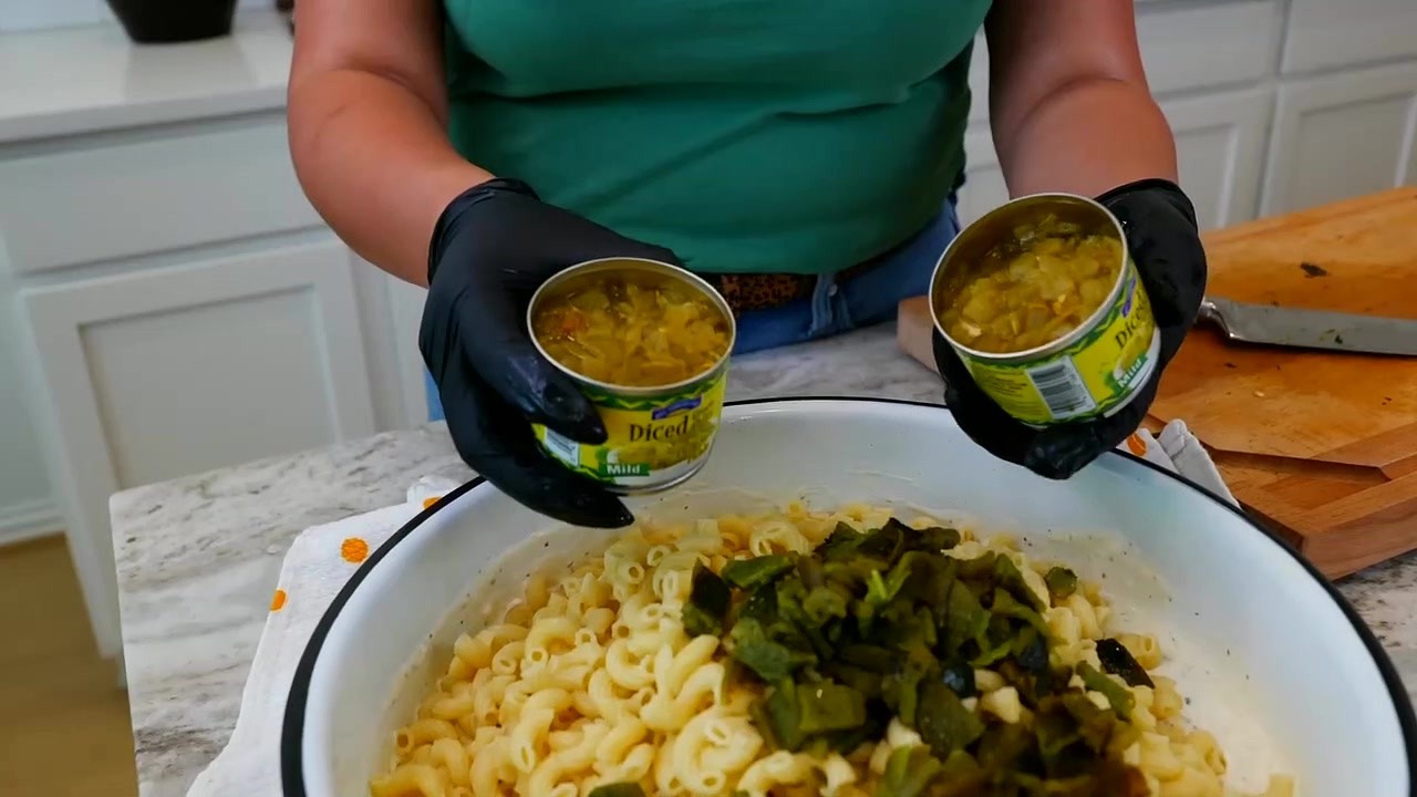 Creamy mac salad with Mexican-inspired dressing