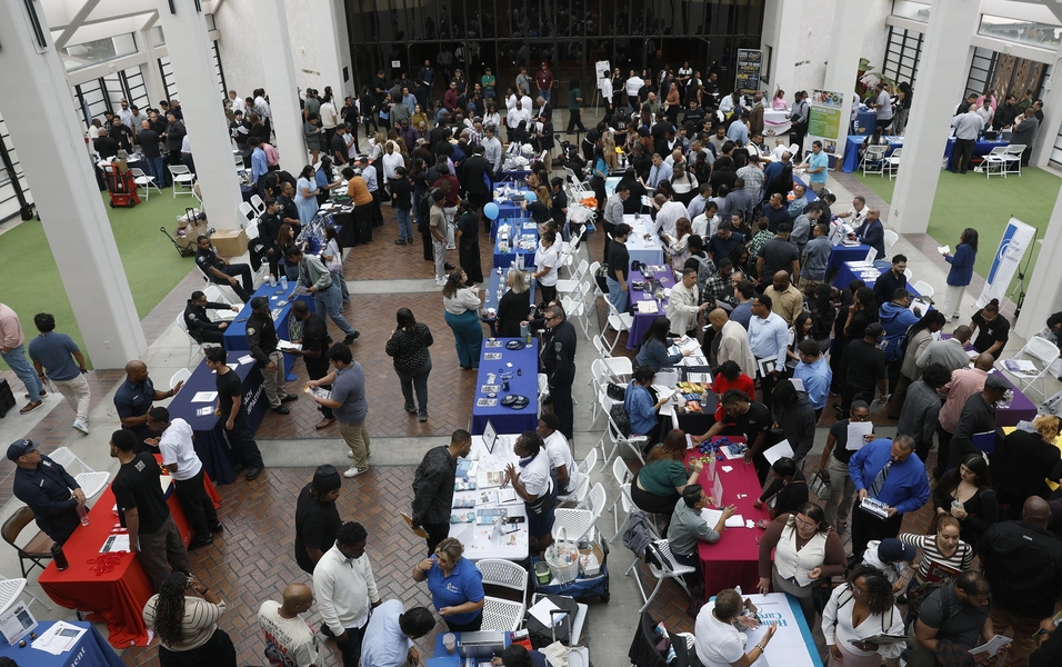 California students face intense competition for summer internships