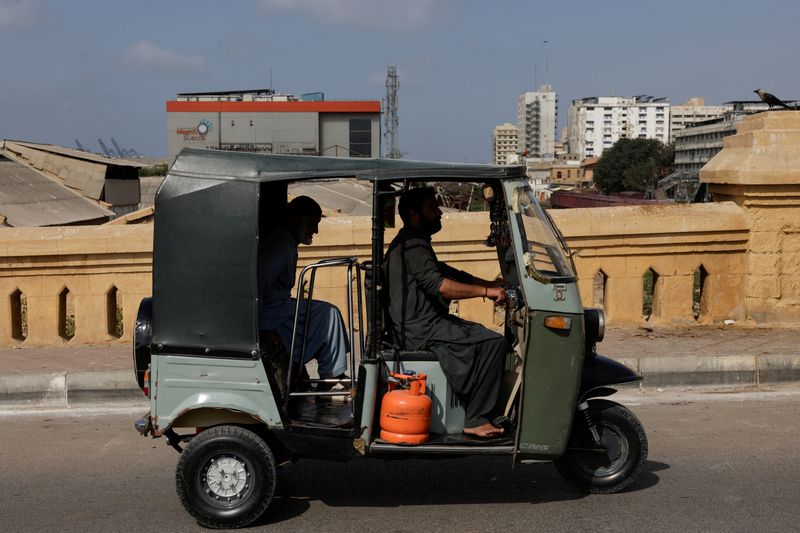 Pakistan LPG shortage worsens after border closure, traders say
