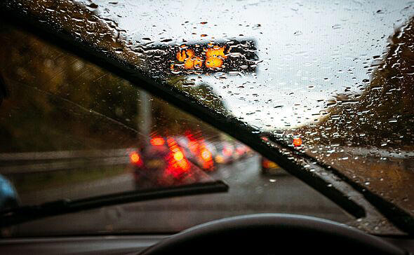 AA issues urgent weekend warning to drivers - take extra care