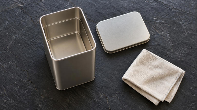 How to turn an old tea tin into pretty kitchen storage
