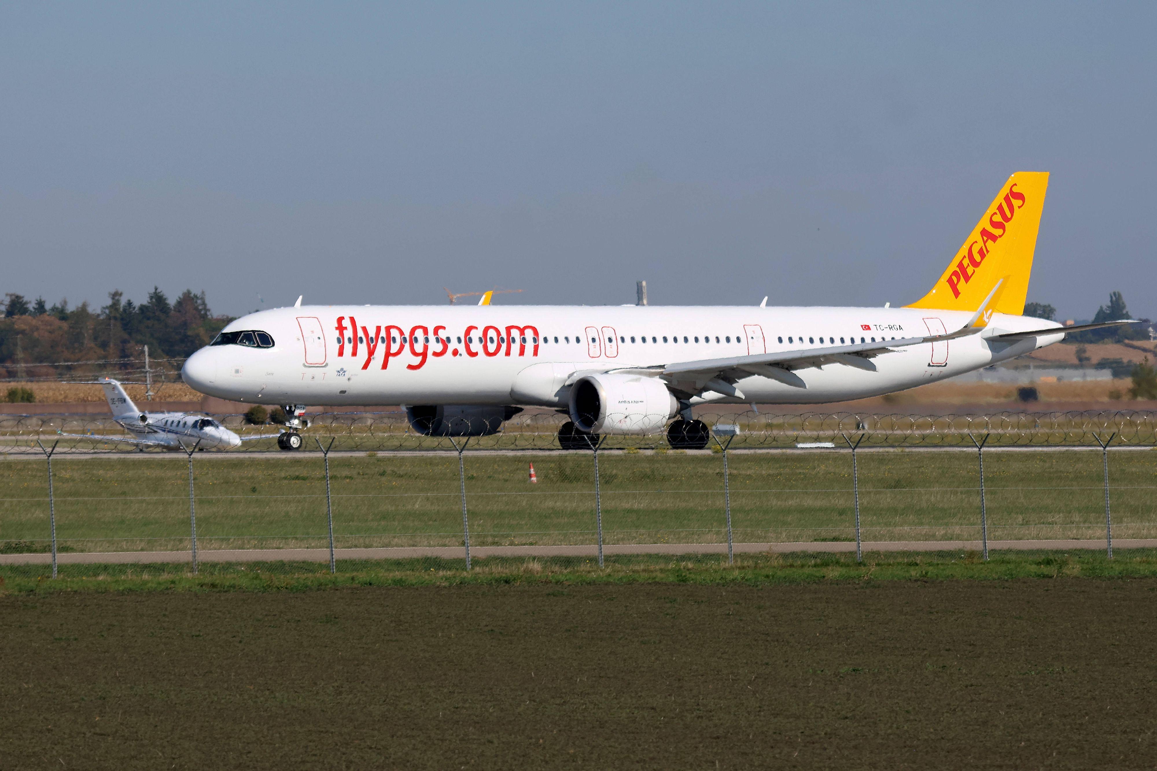 Horror-Start in Frankfurt: Airbus rollt plötzlich gegen den Verkehr