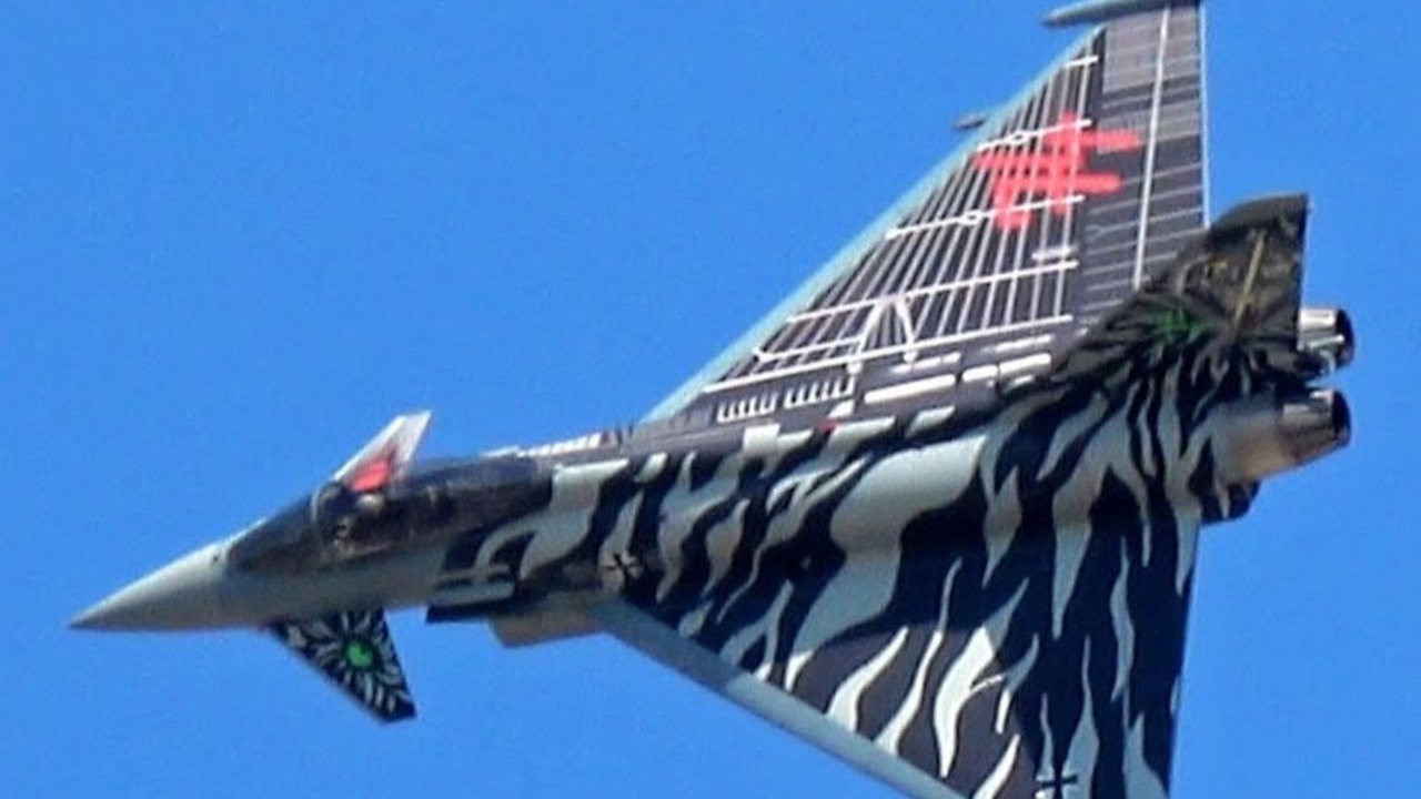 The cyborg tiger Eurofighter Typhoon makes a flypast - watch the twin ...