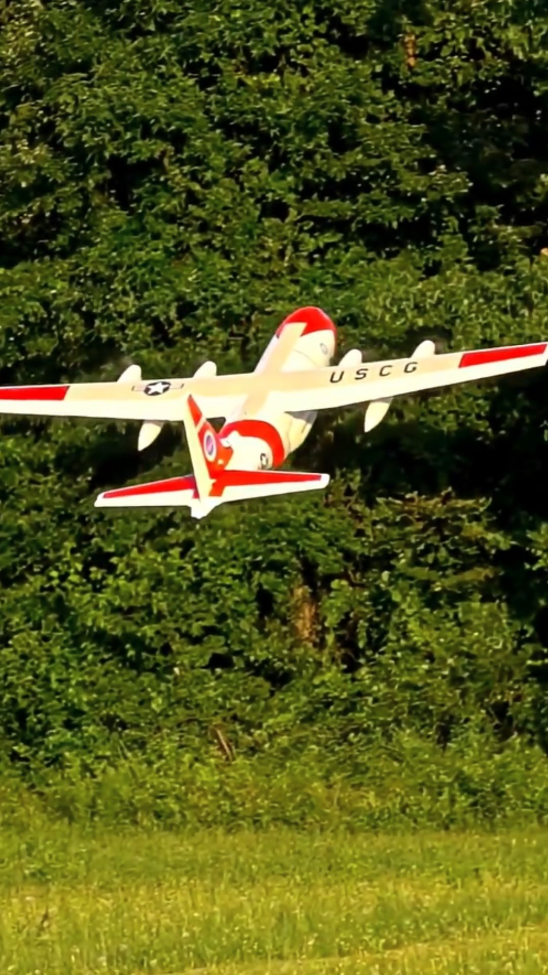 Exploring the flight techniques of a C-130 Hercules RC model