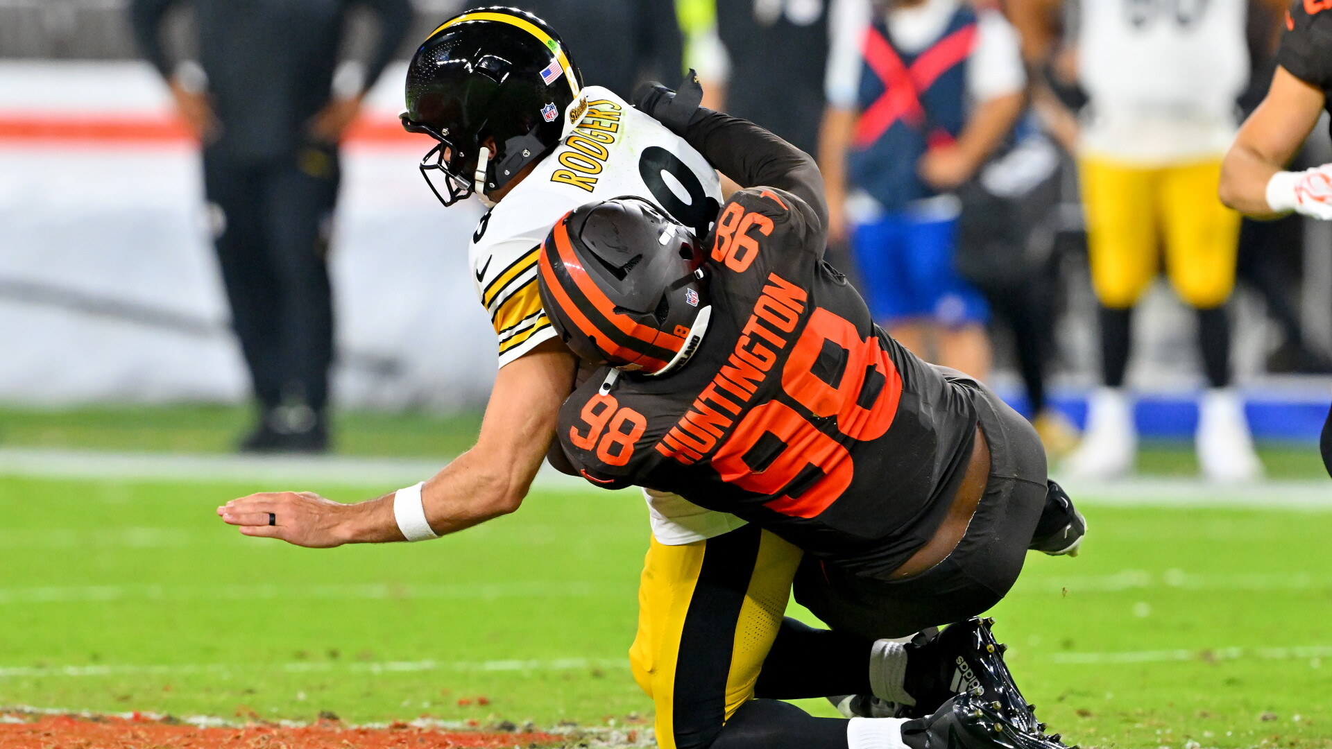 NFL tells teams that uncalled hip-drop tackle on Aaron Rodgers was ...