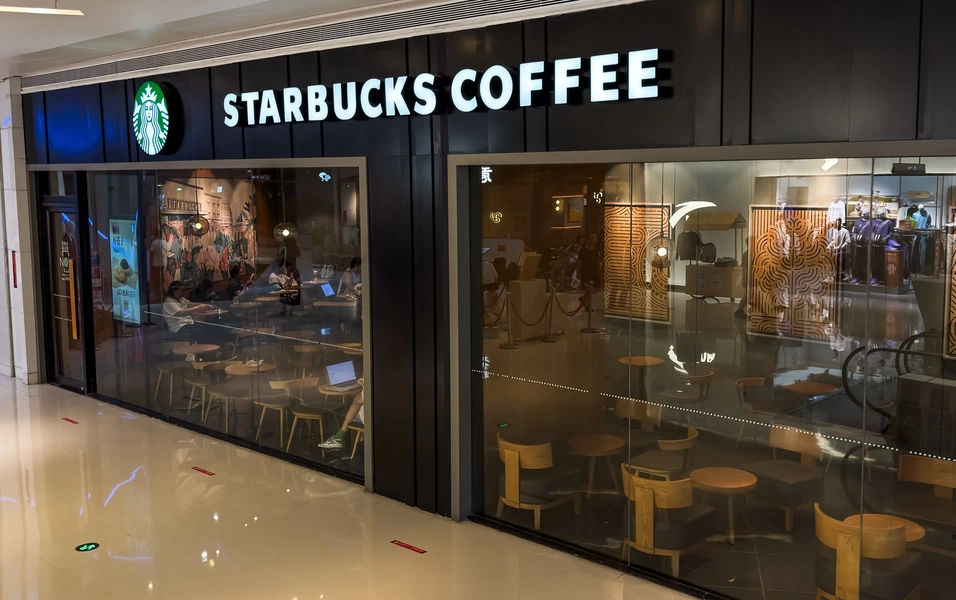 Starbucks China enforces purchase-to-sit rule amid competition
