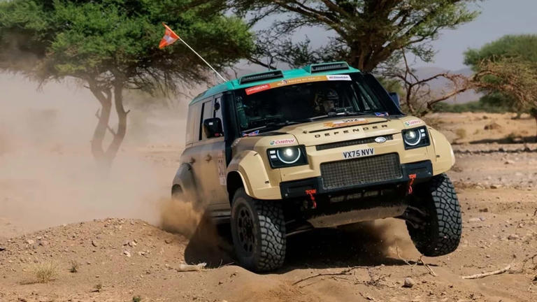 El Defender que ganó el Dakar 2026 y el Mundial es mucho más de calle ...