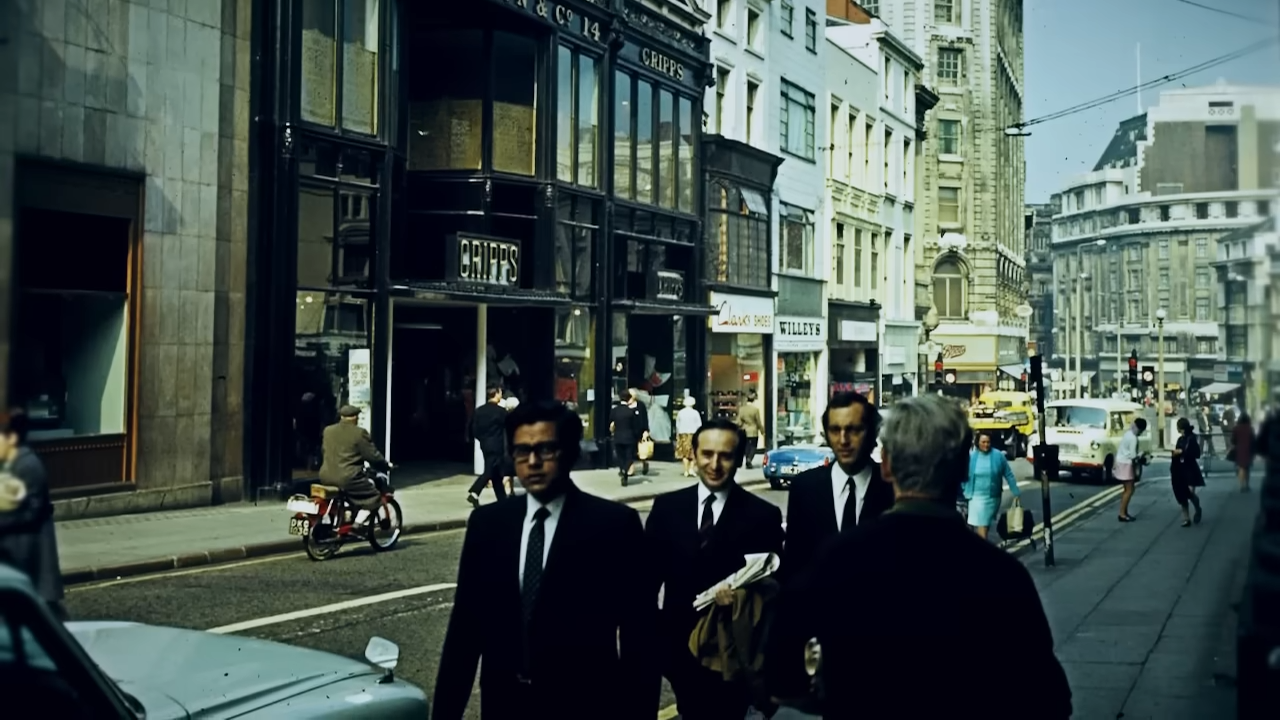 1996 outside, the 1940s around him: Liverpool’s Bold Street time-slip ...
