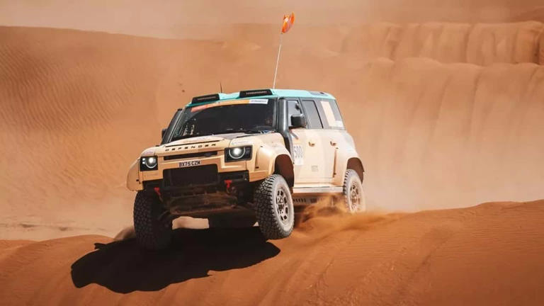 El Defender que ganó el Dakar 2026 y el Mundial es mucho más de calle ...