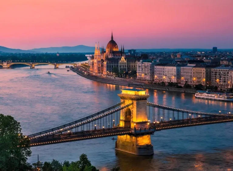 Budapest entdecken: 4* Suitenhotel mit Frühstück ab 49 Euro pro Person