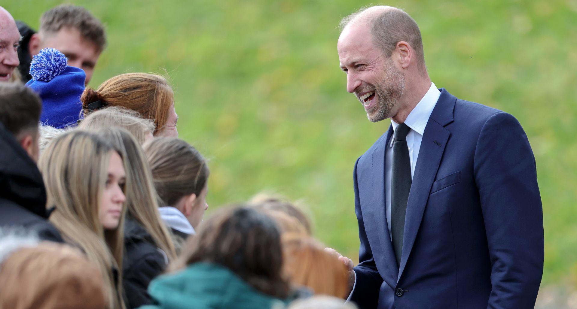 Royal watchers praise Prince William's respectful response to a chatty ...